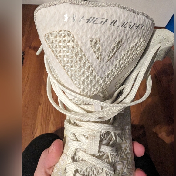 UA Highlight Women's cleat 7.5 - Picture 2 of 4